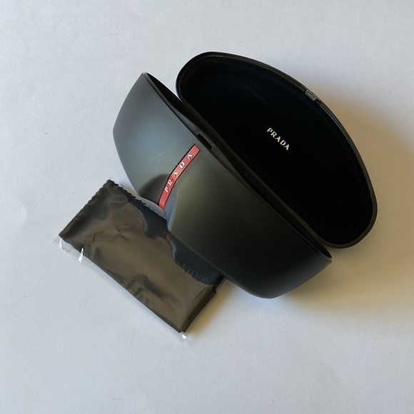 PRADA HARD CLAMSHELL STYLE SUNGLASSES CASE AND CLEANING CLOTH BLACK main image 6